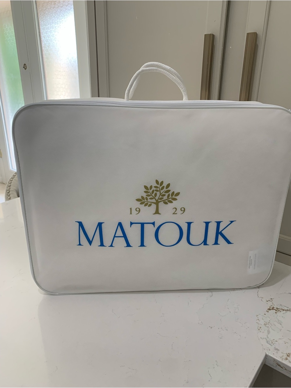 New Matouk SOFT 600 FILL POWER
EUROPEAN DUCK DOWN
COTTON PERCALE SHELL Pillow